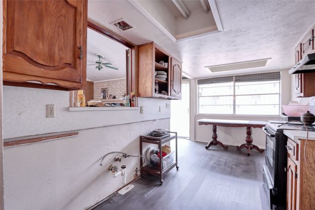 327 Penguin Drive, Dallas, TX 75241