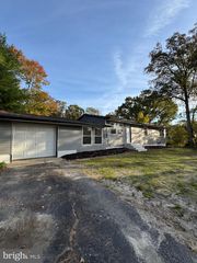 1435 COLES MILL RD, Williamstown, NJ 08094