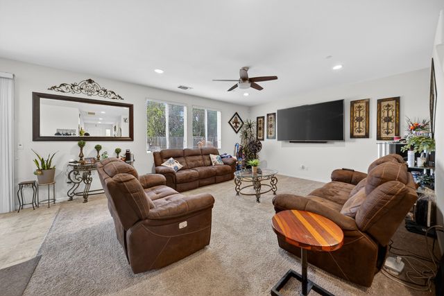 975 Topaz Avenue, Lemoore, CA 93245