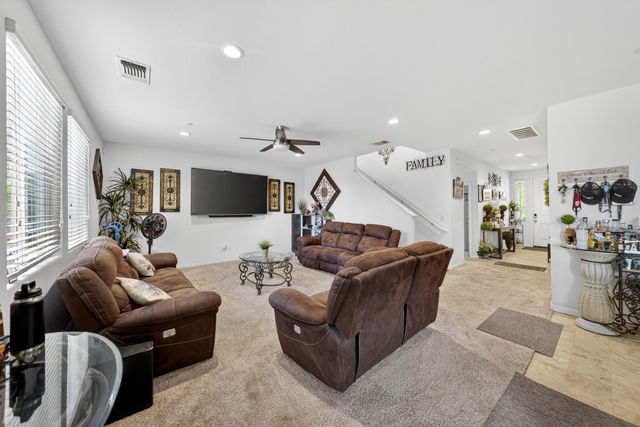 975 Topaz Avenue, Lemoore, CA 93245