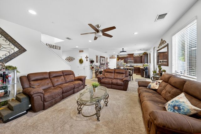 975 Topaz Avenue, Lemoore, CA 93245