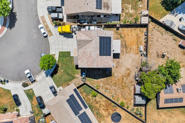 975 Topaz Avenue, Lemoore, CA 93245