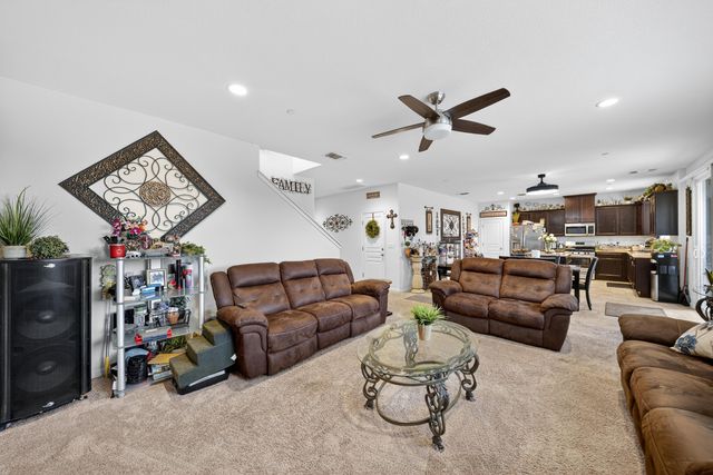 975 Topaz Avenue, Lemoore, CA 93245