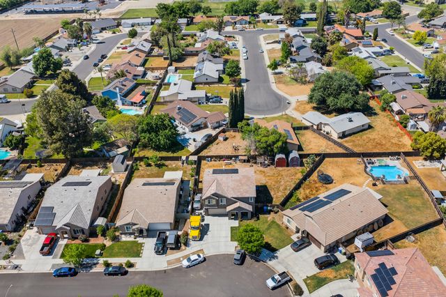 975 Topaz Avenue, Lemoore, CA 93245