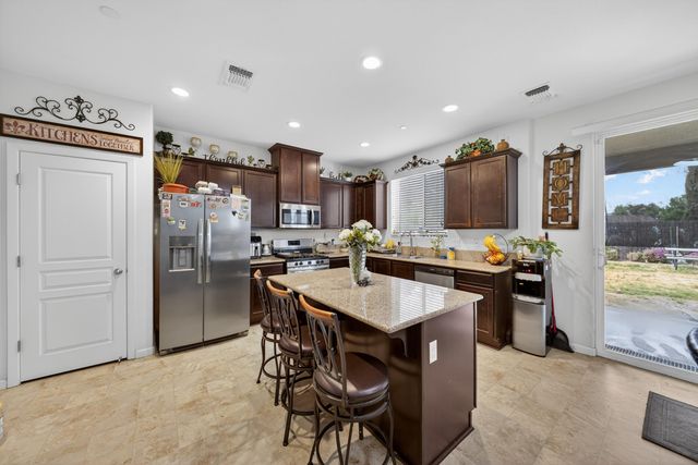 975 Topaz Avenue, Lemoore, CA 93245