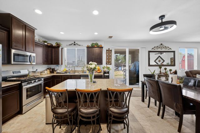 975 Topaz Avenue, Lemoore, CA 93245