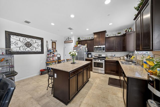 975 Topaz Avenue, Lemoore, CA 93245