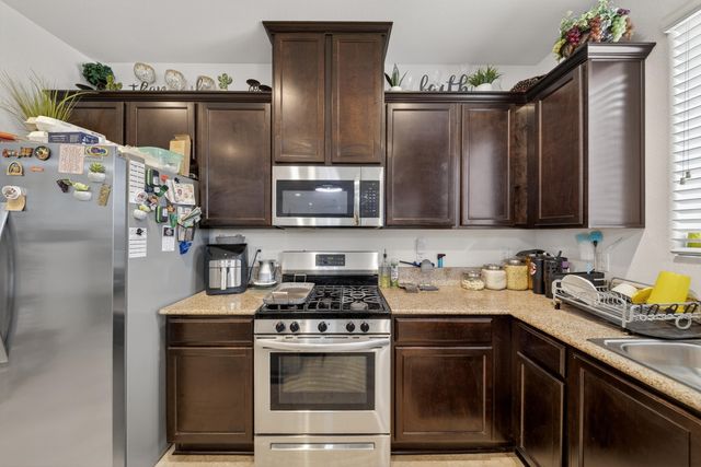 975 Topaz Avenue, Lemoore, CA 93245