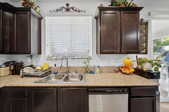 975 Topaz Avenue, Lemoore, CA 93245