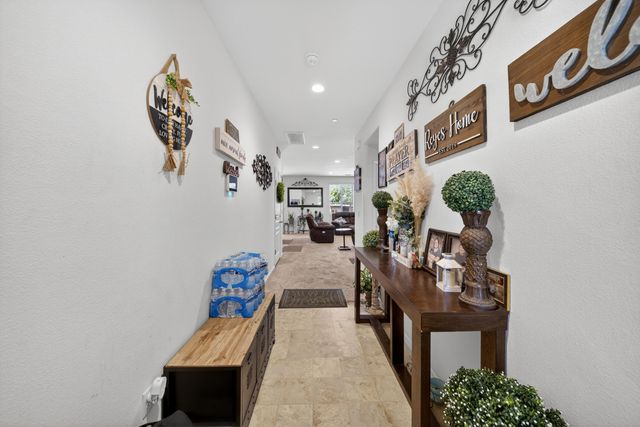 975 Topaz Avenue, Lemoore, CA 93245