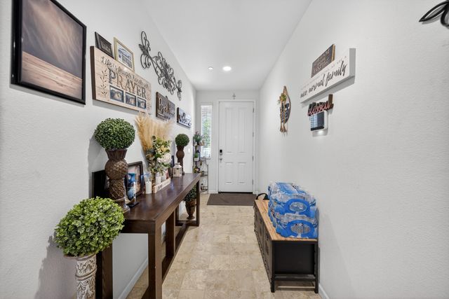 975 Topaz Avenue, Lemoore, CA 93245