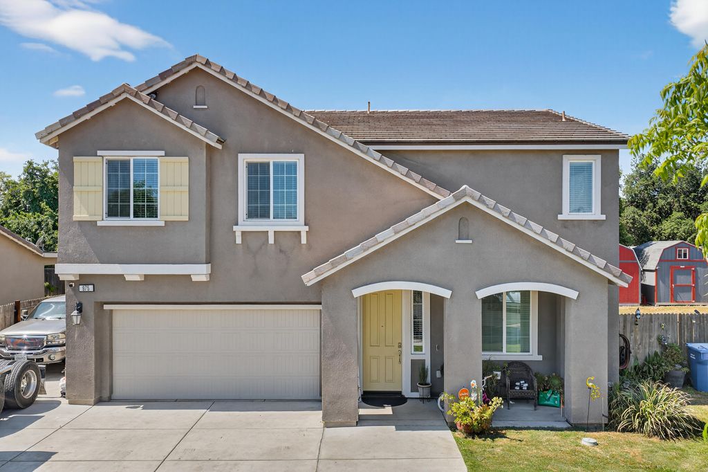 975 Topaz Avenue, Lemoore, CA 93245