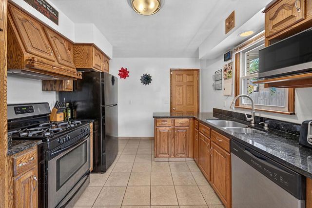 418 Blaine AVENUE, Racine, WI 53405