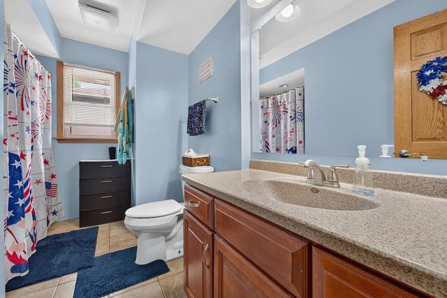 418 Blaine AVENUE, Racine, WI 53405