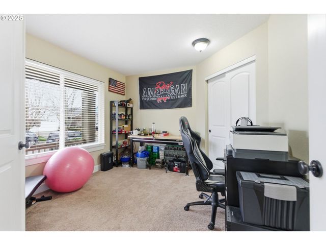 2726 NINA Pl, Hubbard, OR 97032