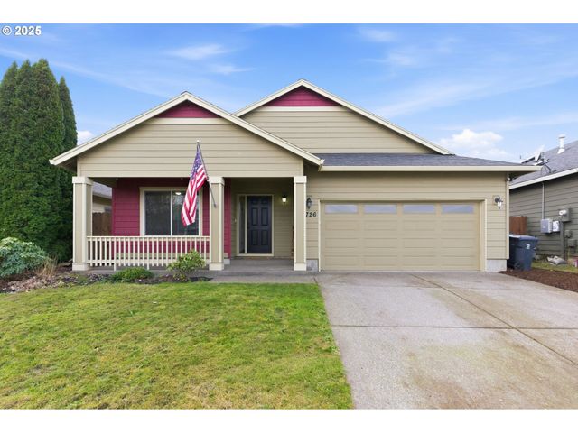 2726 NINA Pl, Hubbard, OR 97032