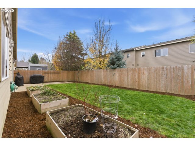 2726 NINA Pl, Hubbard, OR 97032