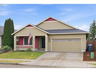 2726 NINA Pl, Hubbard, OR 97032
