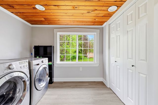 64 S Cottage Rd, Holland, MA 01521