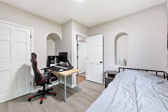 64 S Cottage Rd, Holland, MA 01521