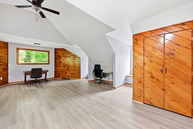 64 S Cottage Rd, Holland, MA 01521