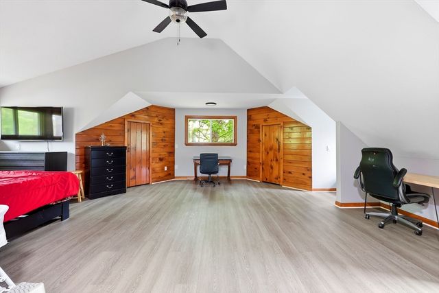 64 S Cottage Rd, Holland, MA 01521