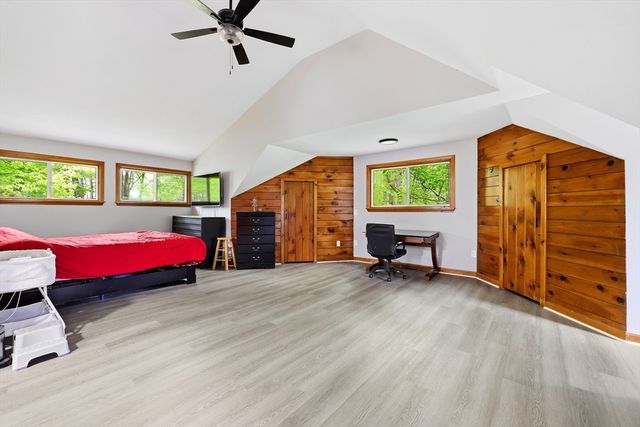 64 S Cottage Rd, Holland, MA 01521