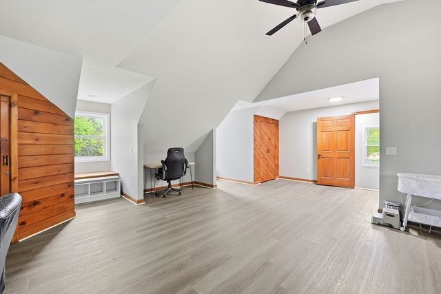 64 S Cottage Rd, Holland, MA 01521