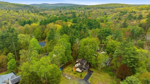 64 S Cottage Rd, Holland, MA 01521