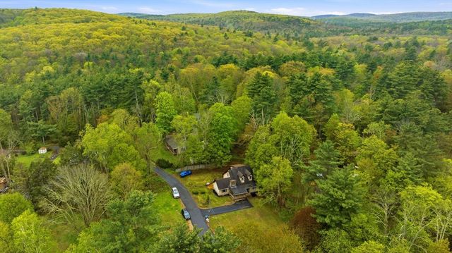 64 S Cottage Rd, Holland, MA 01521