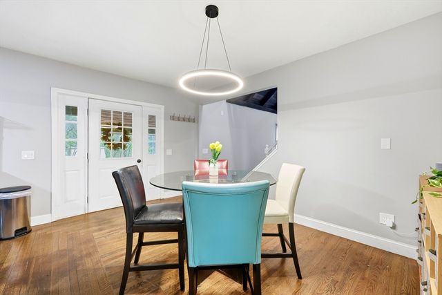 64 S Cottage Rd, Holland, MA 01521