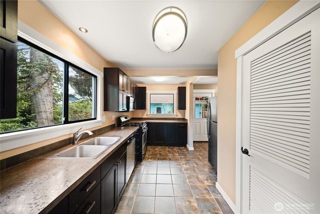 1219 9th Avenue SW, Olympia, WA 98502