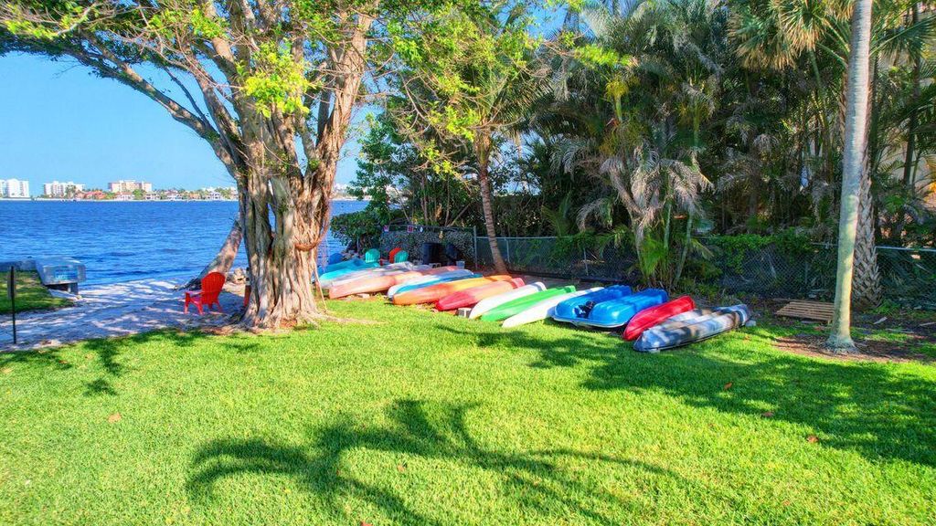 1516 S Lakeside Drive 307, Lake Worth Beach, FL 33460
