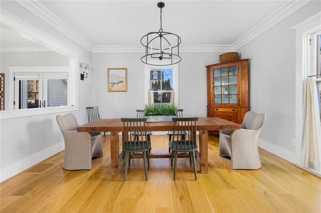 131 Eustis Avenue, Newport, RI 02840