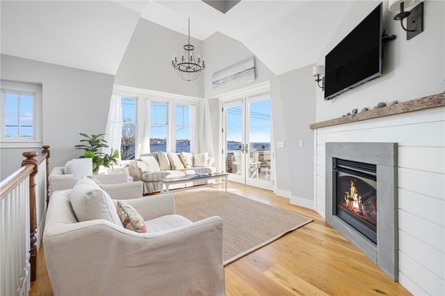 131 Eustis Avenue, Newport, RI 02840