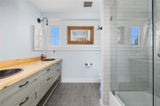 131 Eustis Avenue, Newport, RI 02840