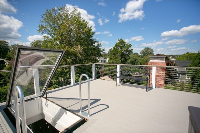 131 Eustis Avenue, Newport, RI 02840