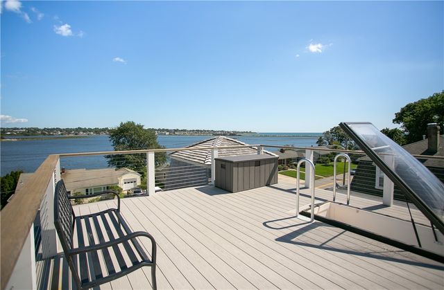 131 Eustis Avenue, Newport, RI 02840