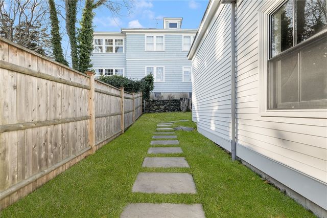 131 Eustis Avenue, Newport, RI 02840
