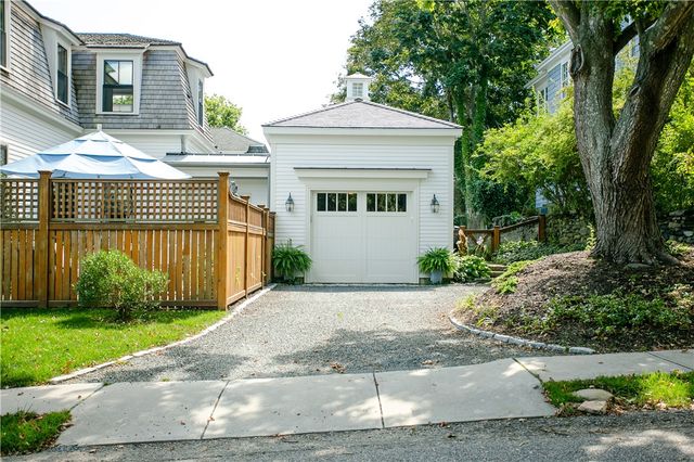 131 Eustis Avenue, Newport, RI 02840