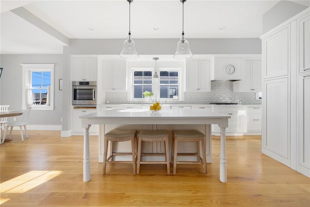 131 Eustis Avenue, Newport, RI 02840