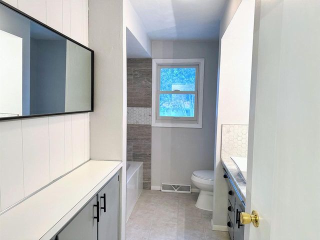 137 Pedretti Parkway, Prairie Du Chien, WI 53821