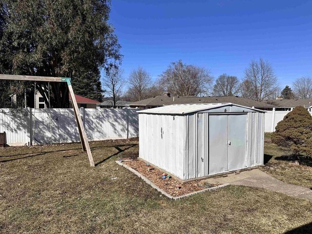 137 Pedretti Parkway, Prairie Du Chien, WI 53821