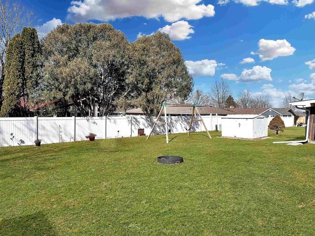 137 Pedretti Parkway, Prairie Du Chien, WI 53821