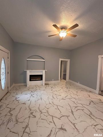 1304 S WALNUT Street, Springfield, IL 62704