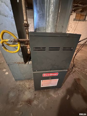 1304 S WALNUT Street, Springfield, IL 62704