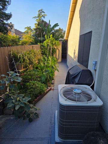 5131 Olivehurst Way, Elk Grove, CA 95758