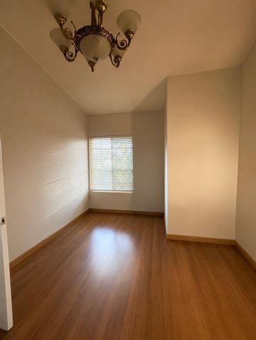 5131 Olivehurst Way, Elk Grove, CA 95758