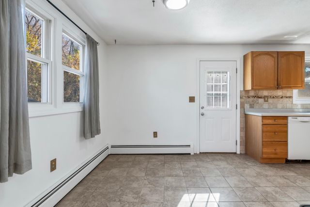 21 Crestwood Circle, Salem, NH 03079