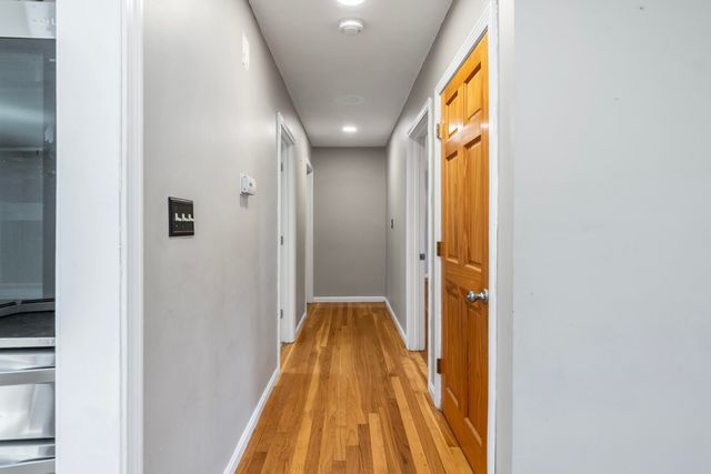 21 Crestwood Circle, Salem, NH 03079